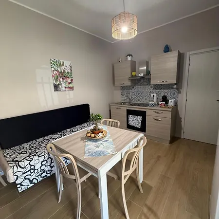 Sciuri House Appartement *
